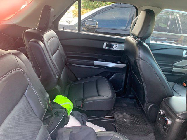 Used 2023 Ford Explorer Limited w/ Limited Technology Package RWD image 6