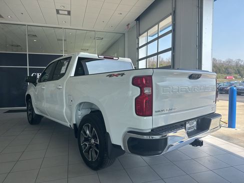 Used 2024 Chevrolet Silverado 1500 LT AWD/4WD image 9