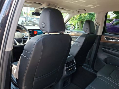 Used 2025 Volkswagen Atlas SE AWD/4WD image 21