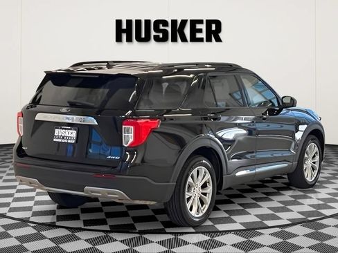 Used 2023 Ford Explorer XLT w/ Equipment Group 202A AWD/4WD image 5