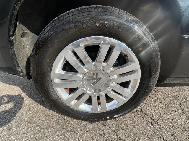 Used 2013 Lincoln Navigator 4WD image 9