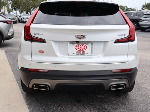 Used 2022 Cadillac XT4 Premium Luxury w/ Enhanced Visibility Package FWD image 7