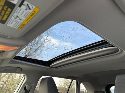 Certified 2021 Toyota RAV4 XLE w/ Convenience Package AWD/4WD image 4