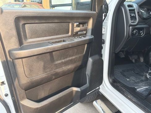 Used 2025 RAM 3500 Tradesman w/ Chrome Appearance Group AWD/4WD image 17