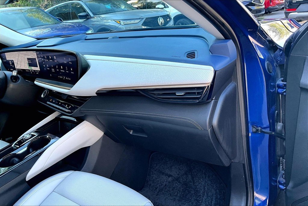 Used 2024 Buick Envision Avenir AWD/4WD image 19
