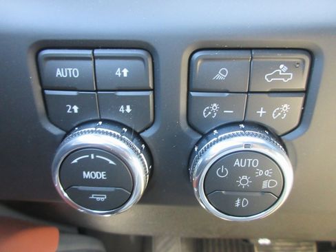 New 2026 GMC Sierra 2500 Denali Ultimate image 18