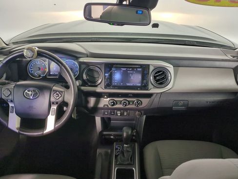Used 2018 Toyota Tacoma SR5 image 17