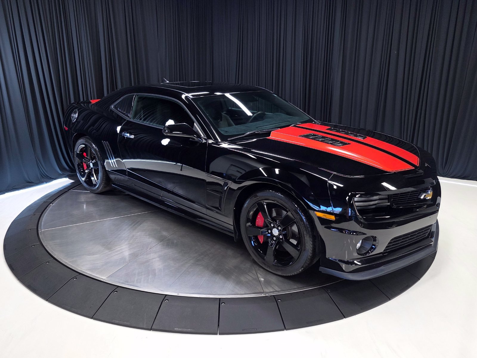 Used 2010 Chevrolet Camaro SS w/ Orange Stripe Package RWD image 50