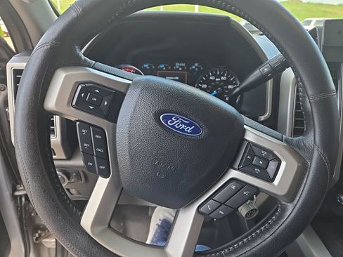 Used 2020 Ford F350 Lariat w/ Lariat Value Package AWD/4WD image 6