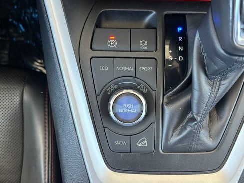 Used 2020 Toyota RAV4 TRD Off-Road AWD/4WD image 17