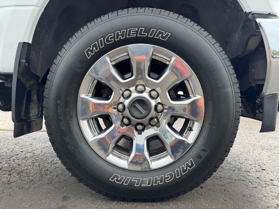Used 2019 Ford F250 XLT w/ XLT Premium Package AWD/4WD image 13