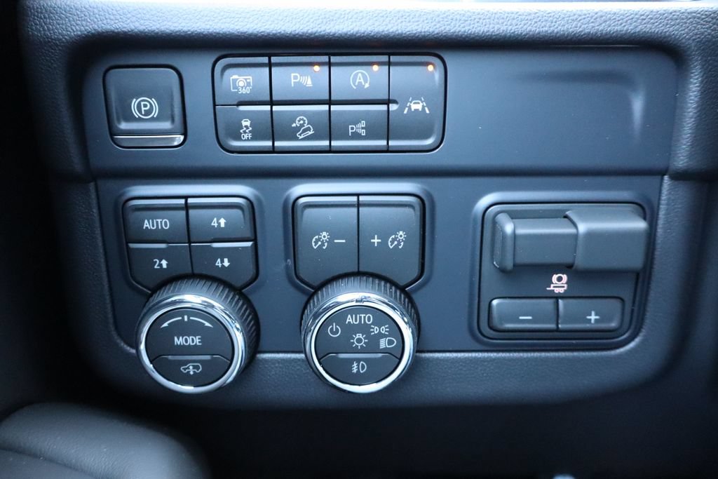 New 2026 Chevrolet Tahoe High Country AWD/4WD image 16