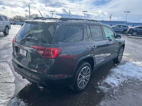 Used 2017 GMC Acadia SLT image 6