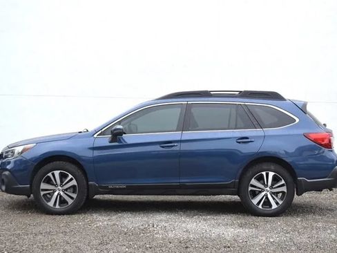 Used 2019 Subaru Outback 3.6R Limited AWD/4WD image 9