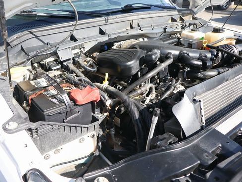 Used 2016 Ford F550 2WD Regular Cab Super Duty image 14