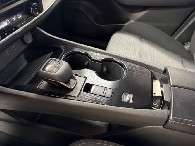 Used 2023 Nissan Rogue SV FWD image 23