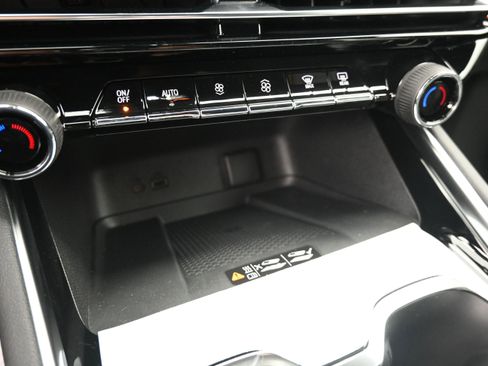 New 2026 Chevrolet Traverse LT AWD/4WD image 16