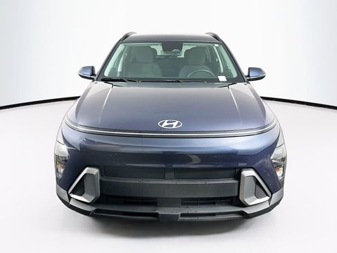 Used 2025 Hyundai Kona SEL image 2