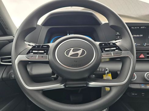 New 2026 Hyundai Elantra SE FWD image 21