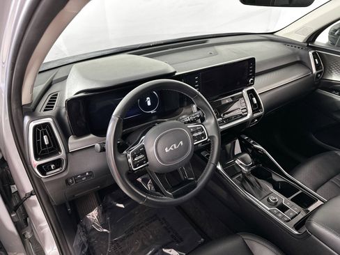 Used 2023 Kia Sorento SX image 9