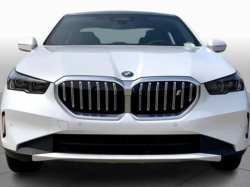 New 2024 BMW i5 eDrive40i w/ Premium Package image 3