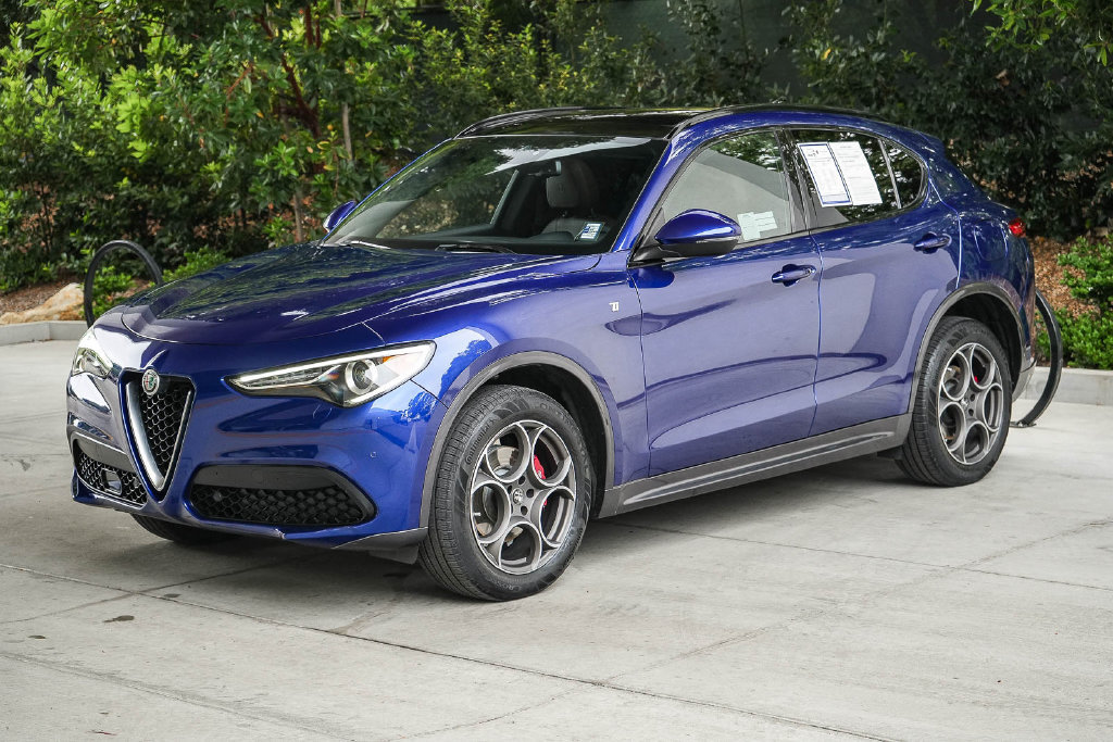 Used 2022 Alfa Romeo Stelvio Ti AWD/4WD image 3