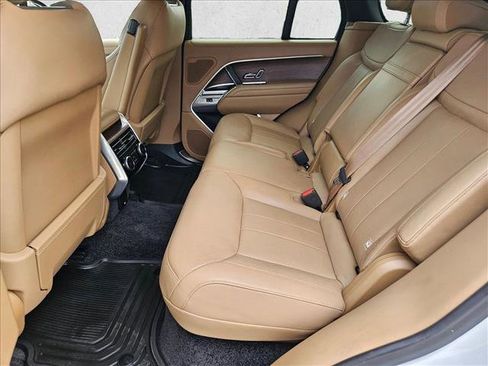 Used 2024 Land Rover Range Rover SE AWD/4WD image 20