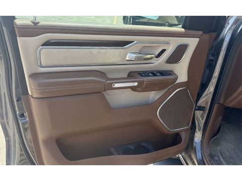 Used 2021 RAM 1500 Laramie AWD/4WD image 5