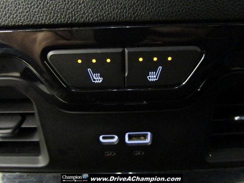 Used 2024 GMC Sierra 2500 AT4 w/ Technology Package image 30