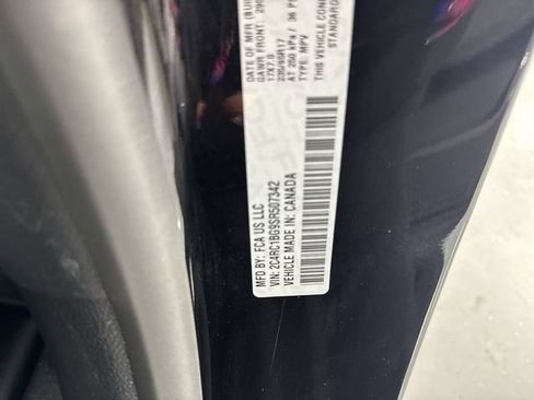 Used 2025 Chrysler Pacifica Select FWD image 37