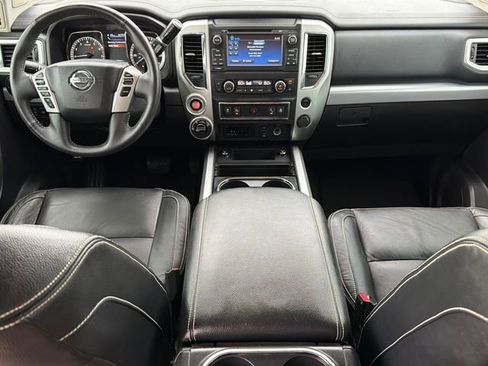 Used 2017 Nissan Titan PRO-4X w/ Pro-4x Convenience Package image 11