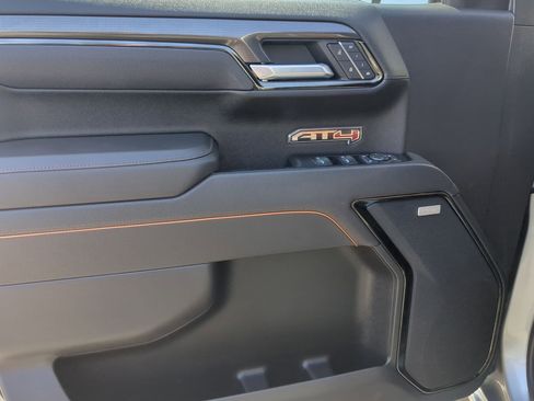 Used 2025 GMC Sierra 1500 AT4 image 11