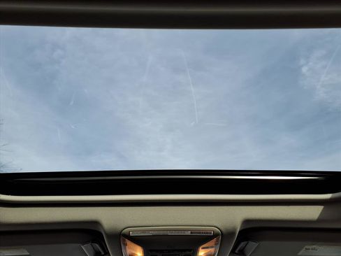 Used 2020 Toyota RAV4 XLE w/ Convenience Package image 12