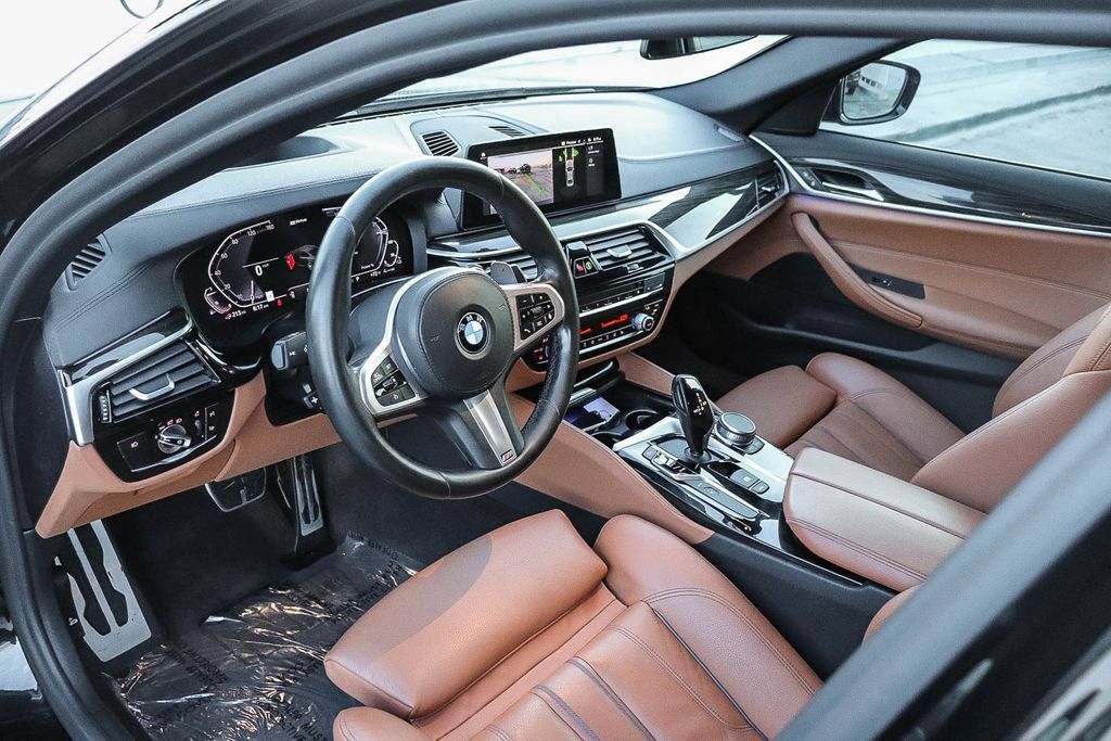 Used 2020 BMW 530e w/ M Sport Package RWD image 22