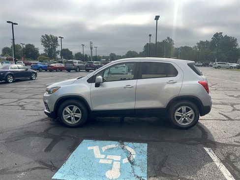 Used 2020 Chevrolet Trax LS w/ Tint and Cruise Package FWD image 4