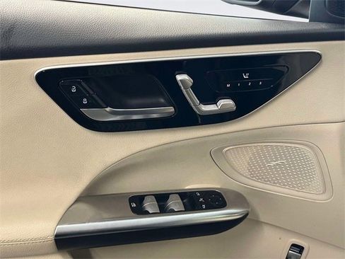 Certified 2022 Mercedes-Benz C 300 4MATIC Sedan image 11