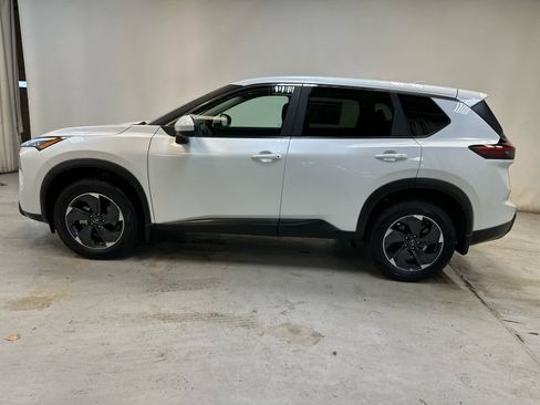 Certified 2024 Nissan Rogue SV image 8