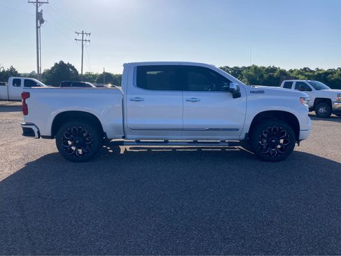 Used 2023 Chevrolet Silverado 1500 High Country w/ High Country Premium Package AWD/4WD image 22