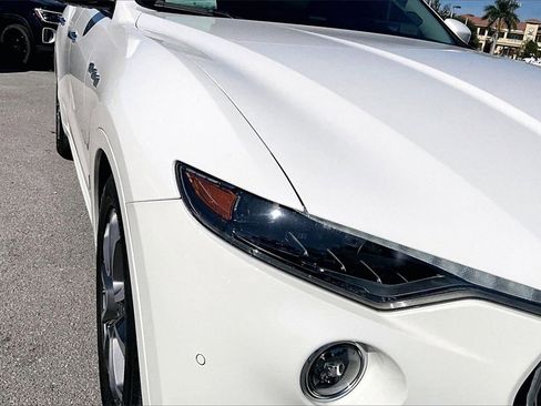 Used 2020 Maserati Levante GranLusso image 12