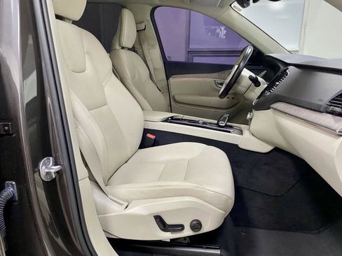 Used 2024 Volvo XC90 T8 Plus AWD/4WD image 27