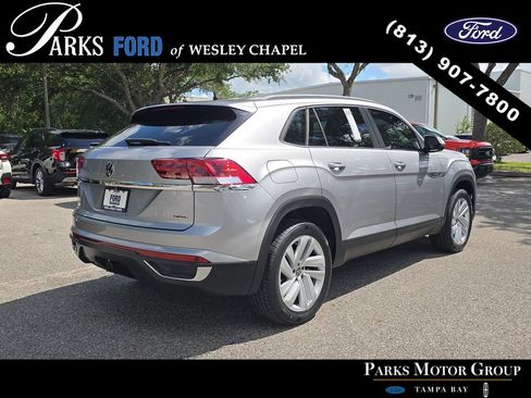 Used 2020 Volkswagen Atlas Cross Sport SE w/ Towing Package AWD/4WD image 4