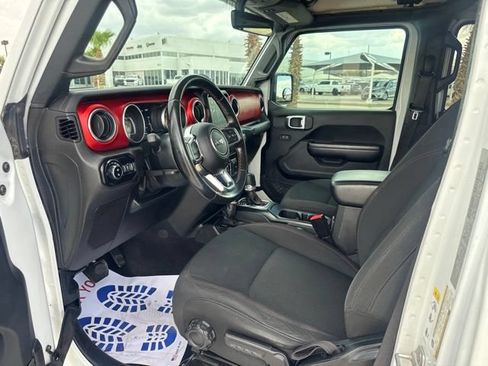 Certified 2020 Jeep Gladiator Rubicon AWD/4WD image 18