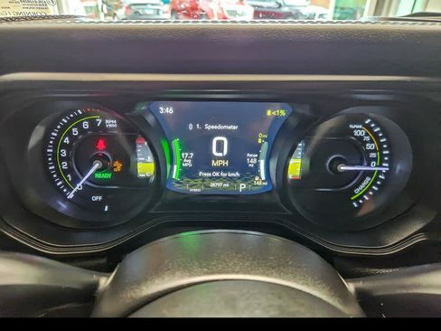 Used 2024 Jeep Wrangler Unlimited Rubicon 4xe w/ Technology Group AWD/4WD image 14