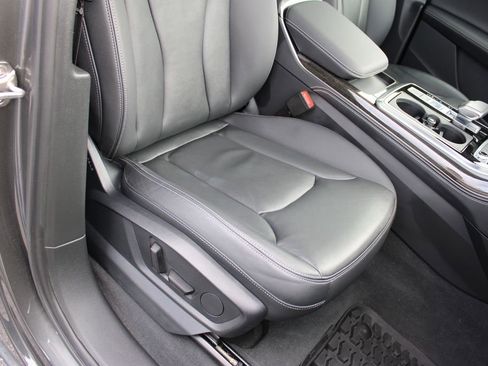 Certified 2025 Audi Q7 2.0T Premium Plus image 27