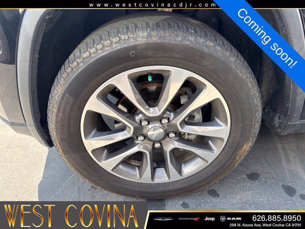 Used 2018 Jeep Grand Cherokee Limited w/ Luxury Group II AWD/4WD image 4