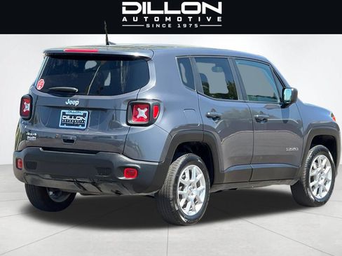 Used 2023 Jeep Renegade Latitude AWD/4WD image 4