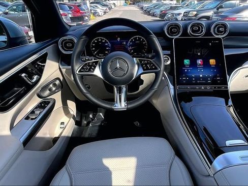 Used 2026 Mercedes-Benz GLC 300 4MATIC image 4