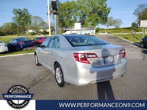 Used 2014 Toyota Camry LE image 5