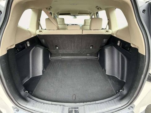 Used 2017 Honda CR-V LX image 7