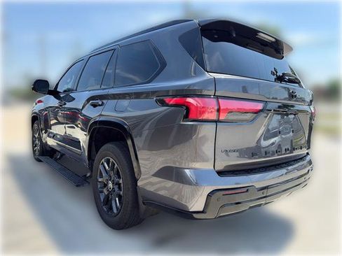 Used 2024 Toyota Sequoia Platinum image 6